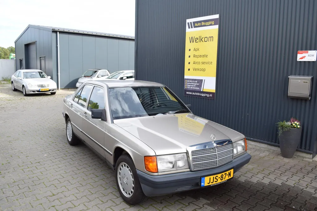 Mercedes-Benz 190-serie 2.0 D