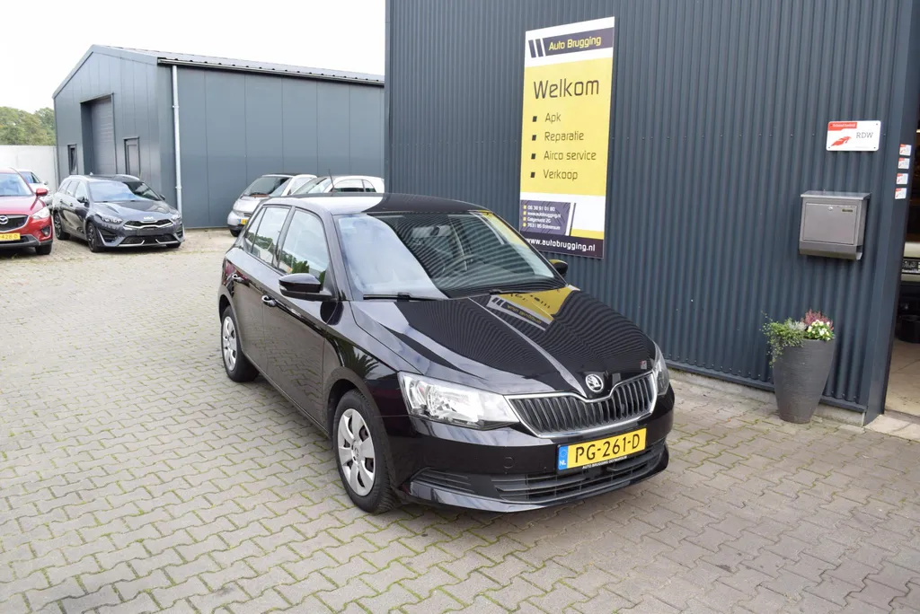 Skoda Fabia 1.0 Active Apple carplay